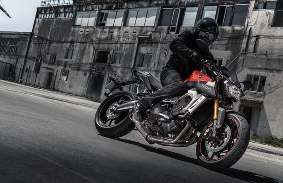 Amizade Bruta Aceleramos A Naked Yamaha Mt Que Parte De R