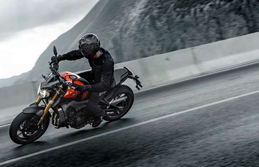 Amizade Bruta Aceleramos A Naked Yamaha Mt Que Parte De R