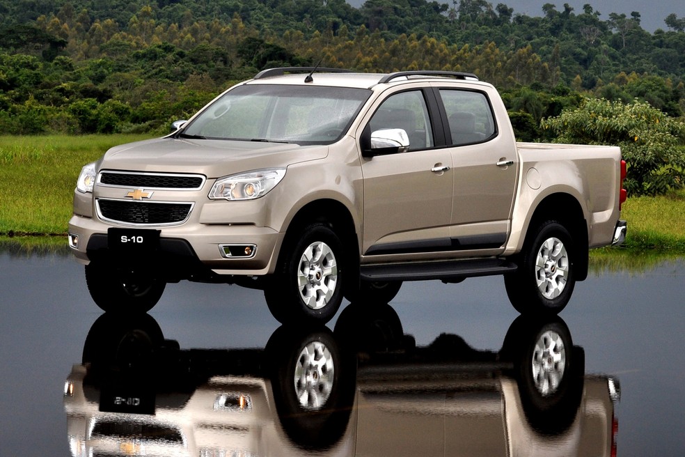 A Chevrolet S10 LS tem opção com cabine dupla e tração 4x2. — Foto: Divulgação/Chevrolet
