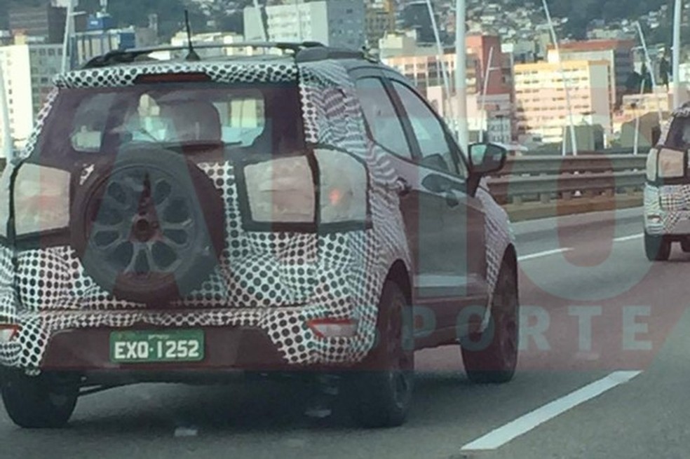 Ford Ecosport é flagrado camuflado (Foto: Everton de Souza/Auto News Brasil) — Foto: Auto Esporte