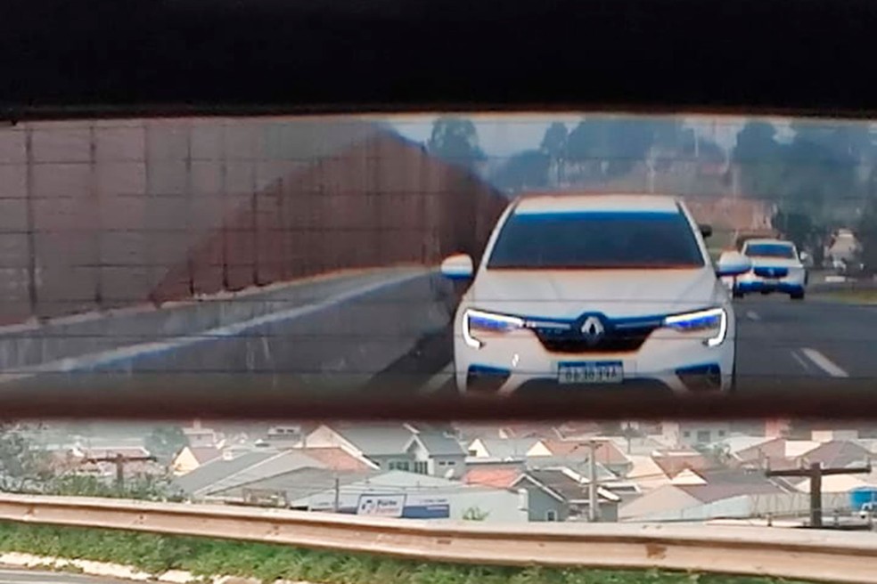 Renault Arkana flagrado no Brasil para testes de motor micro-híbrido — Foto: Lucas Tischer/Auto News Brasil