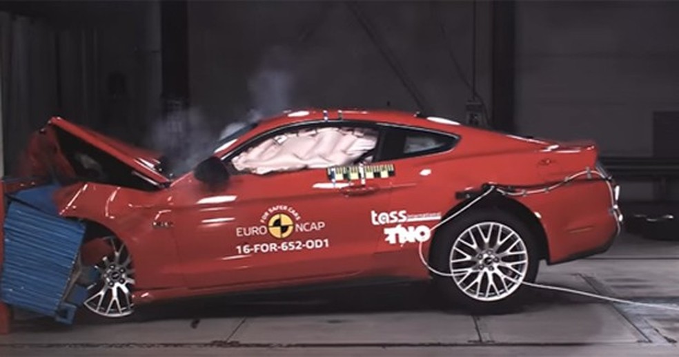 Ford Mustang reestilizado decepciona com duas estrelas em teste de segurança (Foto: Divulgação) — Foto: Auto Esporte