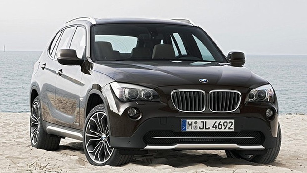 BMW X1 2010 é um dos 11 modelos da marca que precisam ter os airbags substituídos — Foto: Divulgação