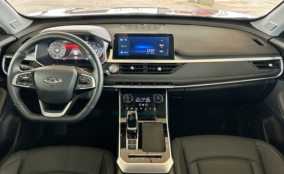 Interior do Tiggo 8 é similar ao do Tiggo 7 — Foto: André Paixão/Auto News Brasil