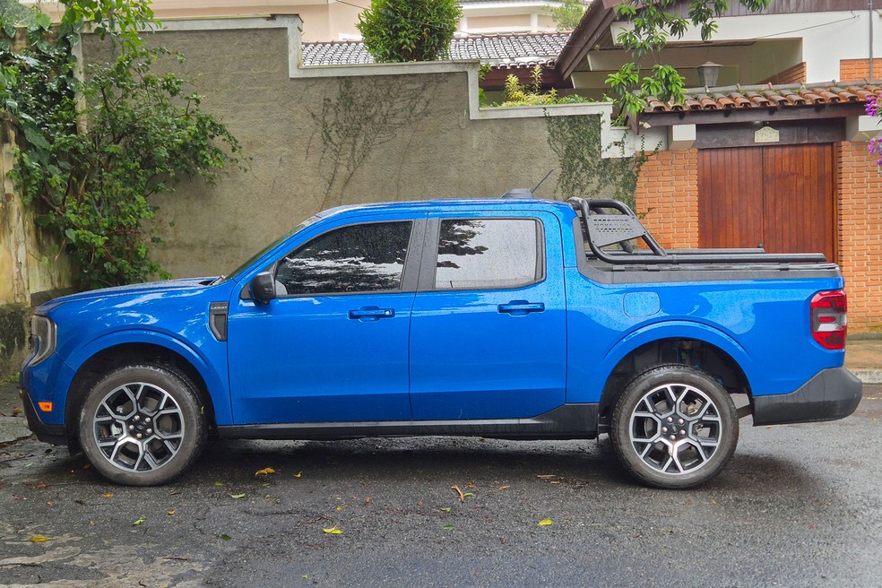 Na lateral, destaque para o belo desenho das rodas aro 19 — Foto: Caio Bednarski/Auto News Brasil