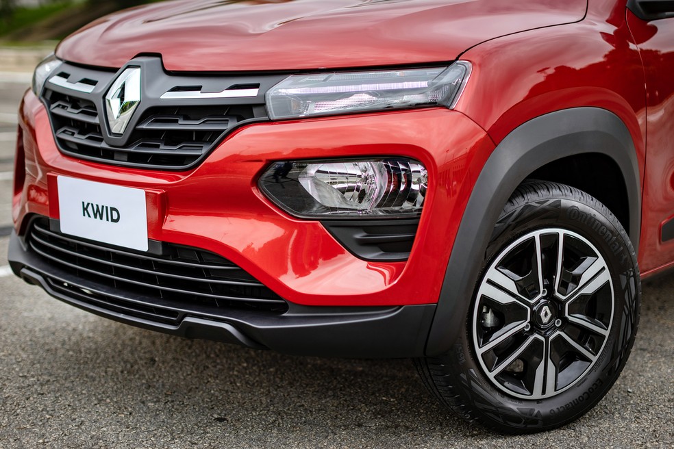 Renault Kwid 2023 tem DRL em LED para todas as versões — Foto: Divulgação