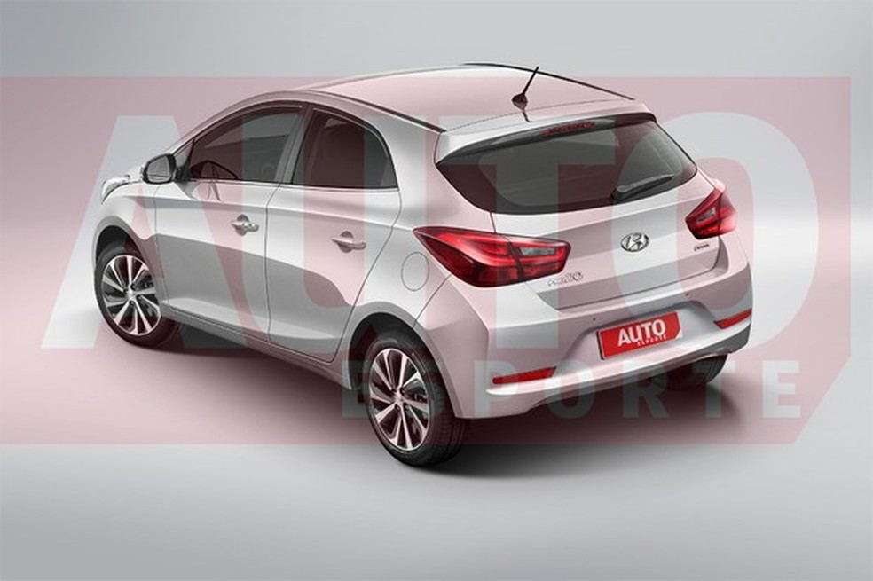 A traseira deve manter pontos com o HB20 atual, mas as lanternas ainda são cobertas pela camuflagem (Foto: João Kleber Amaral/Auto News Brasil) — Foto: Auto Esporte