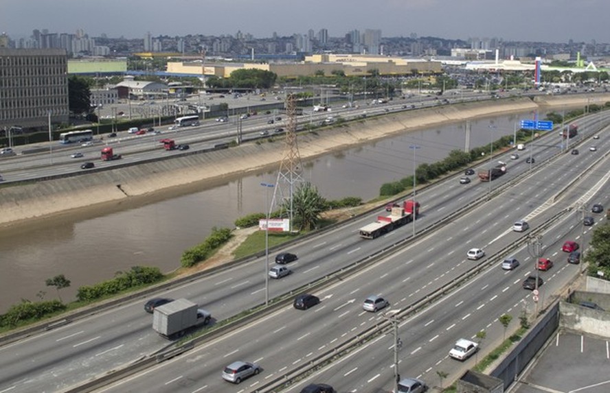 A partir de amanhã (18), rodízio municipal estará suspenso pelos próximos quatro dias em São Paulo