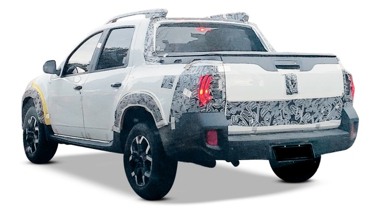 A Oroch vai ficar mais parecida com o Duster atual. Entretanto, ao contrário do SUV, não terá mudanças profundas na carroceria, como novas chapas nas portas. Reestilização será concentrada na dianteira, na traseira e no interior