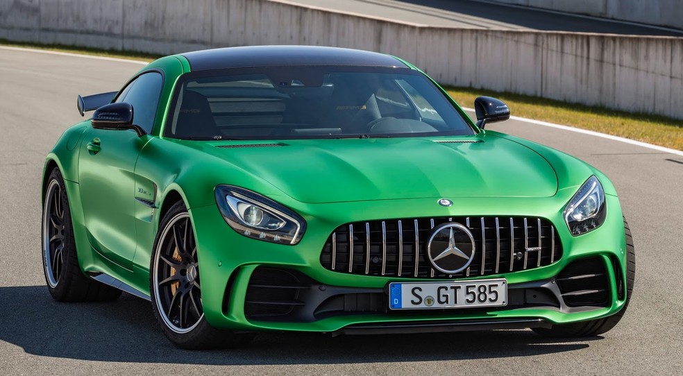 As semelhanças do Mercedes-AMG GT R com o Hulk vão muito além da cor — Foto: Divulgação