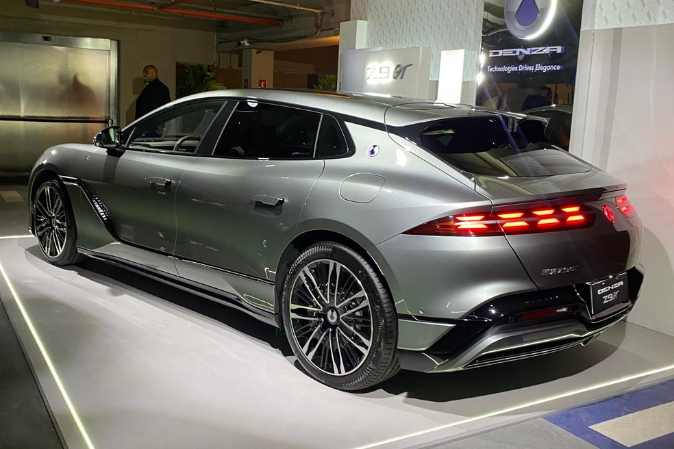 Denza Z9 GT vai de 0 a 100 km/h em 3,4 segundos  — Foto: Autoesporte/André Schaun