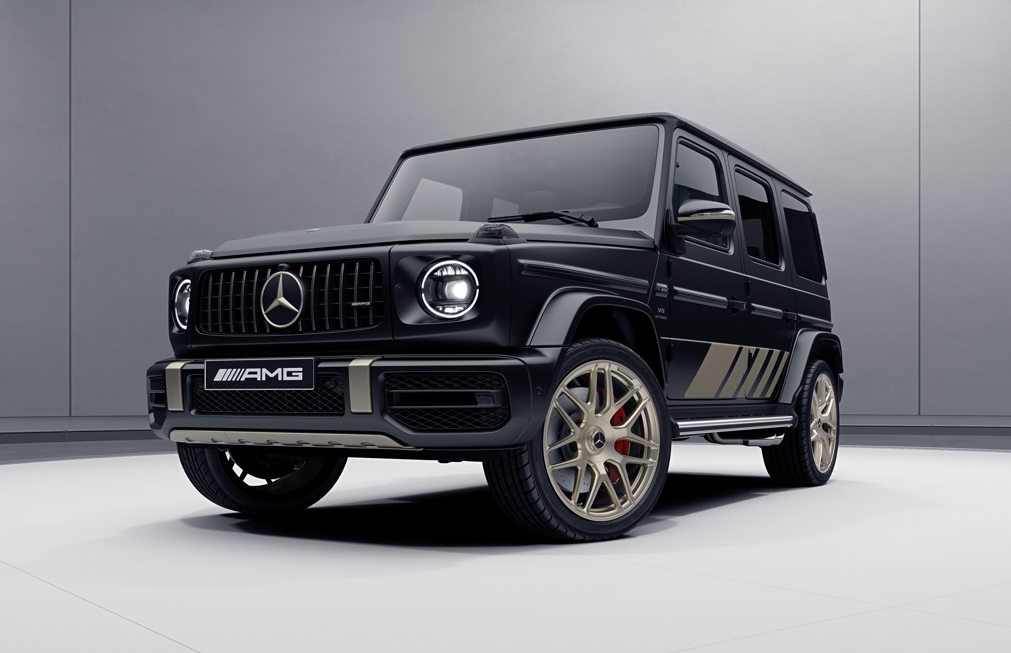 Mercedes G63 Grand Edition de “ouro” custa R$ 2,2 milhões no Brasil