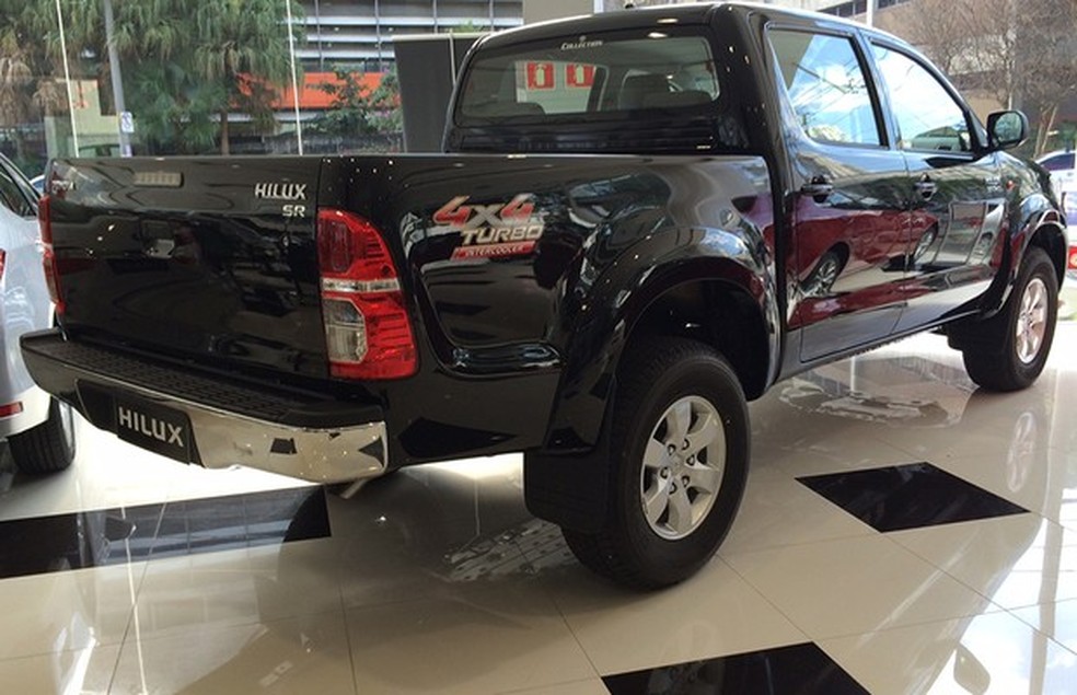 Toyota Hilux nas lojas (Foto: Guilherme Blanco Muniz/Auto News Brasil) — Foto: Auto Esporte