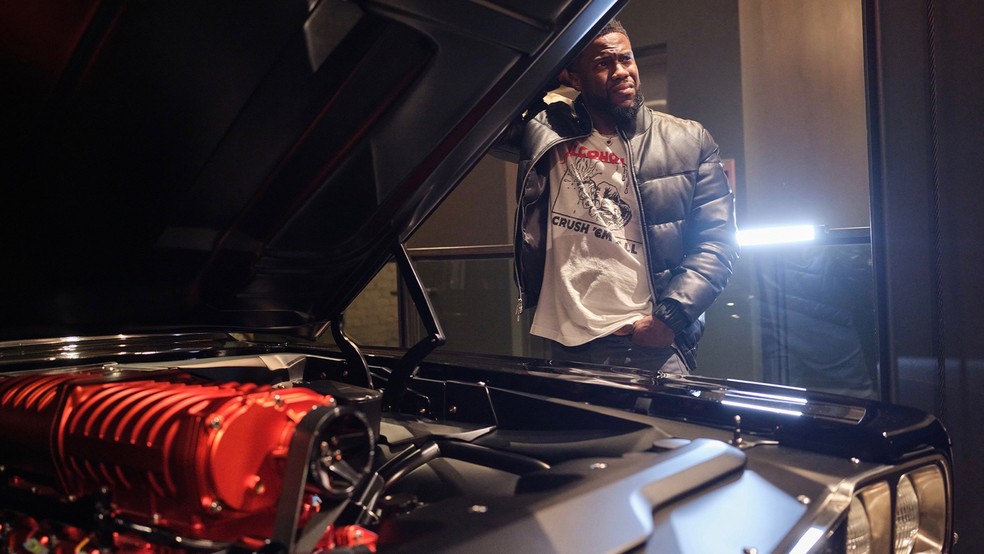 Kevin Hart checa o motorzão V8 preparado com 940 cv de potência — Foto: Salvaggio Design