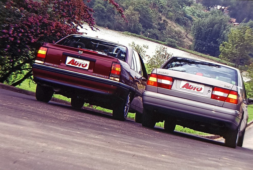 O charme de um importado contra a racionalidade de um nacional  — Foto: Luca Bassani/Auto News Brasil/Acervo MIAU