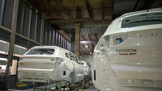 Governo analisa aumentar imposto sobre carros montados em CKD no Brasil