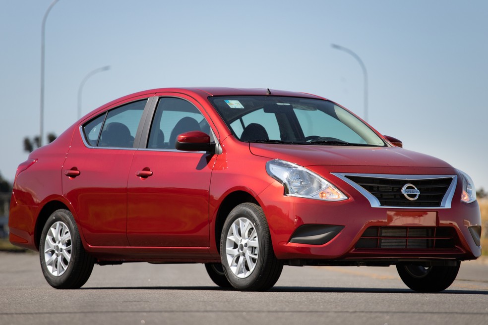 Nissan Versa V-Drive pode ser comprado por menos de R$ 30 mil no Mercado Livre — Foto: Divulgação/Nissan