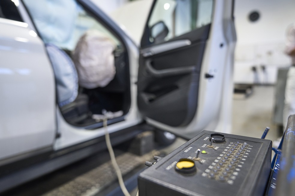 Airbags falsificados podem ter equipado mais de 10 mil carros — Foto: Divulgação/BMW
