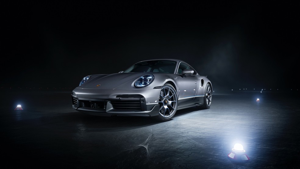 Porsche e Embraer fazem jatinho e 911 com mesmo estilo — Foto: Divulgação