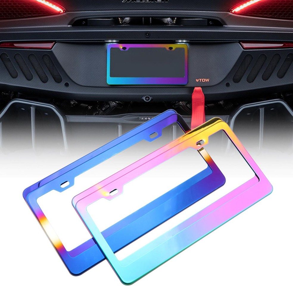 Placas de carro podem ser personalizadas desde que não prejudique a visualização de seu código — Foto: Reprodução/Anúncio online