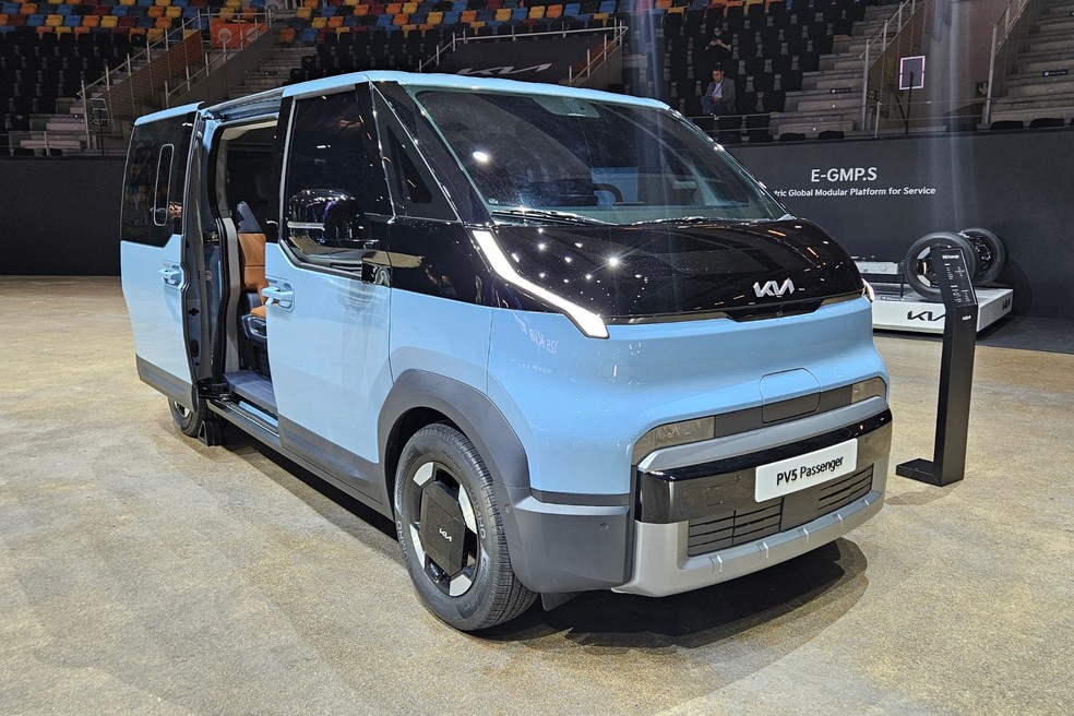 Quem esteve no Salão do Automóvel conheceu a Kia PV5, a futura "Besta elétrica" que será lançada no Brasil — Foto: Leonardo Felix/Auto News Brasil