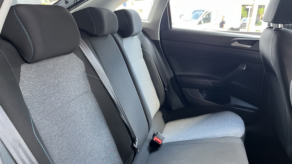 Volkswagen Nivus Sense tem bancos de tecido em duas cores — Foto: Marcus Celestino/Auto News Brasil