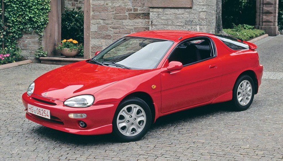 Mazda MX-3 já pode ser encontrado a partir de R$ 28 mil no mercado de usados — Foto: Divulgação