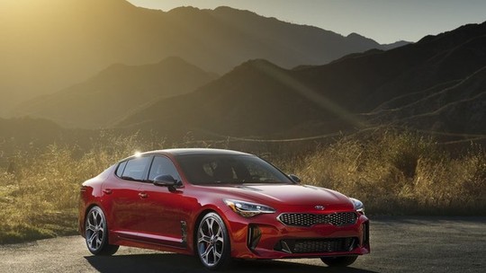 Kia lança Stinger GT por R$ 350 mil e corre que é promoção