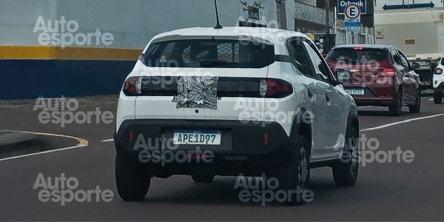 Renault Kwid e-Tech Cargo flagrado em Curitiba
