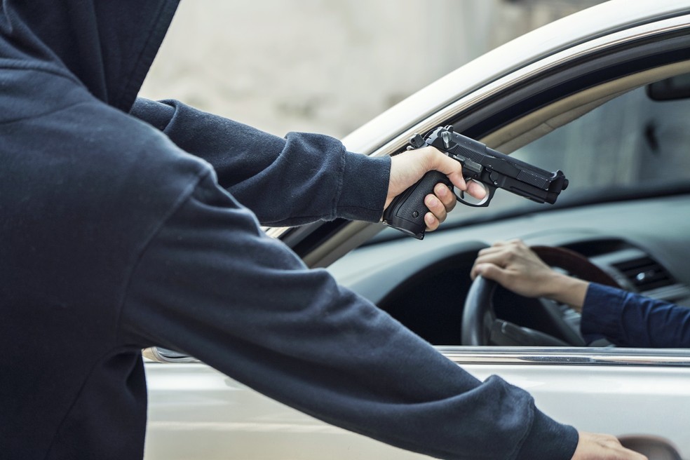 Muitos carros de leilão são oriundos de roubo — Foto: Reprodução/Shutterstock