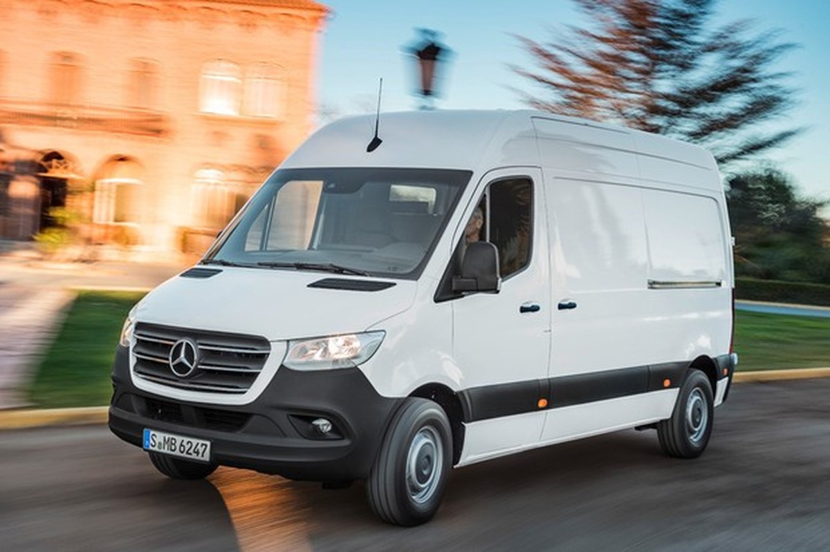 Mercedes Sprinter de nova geração tem desenho registrado, mas chega só ...