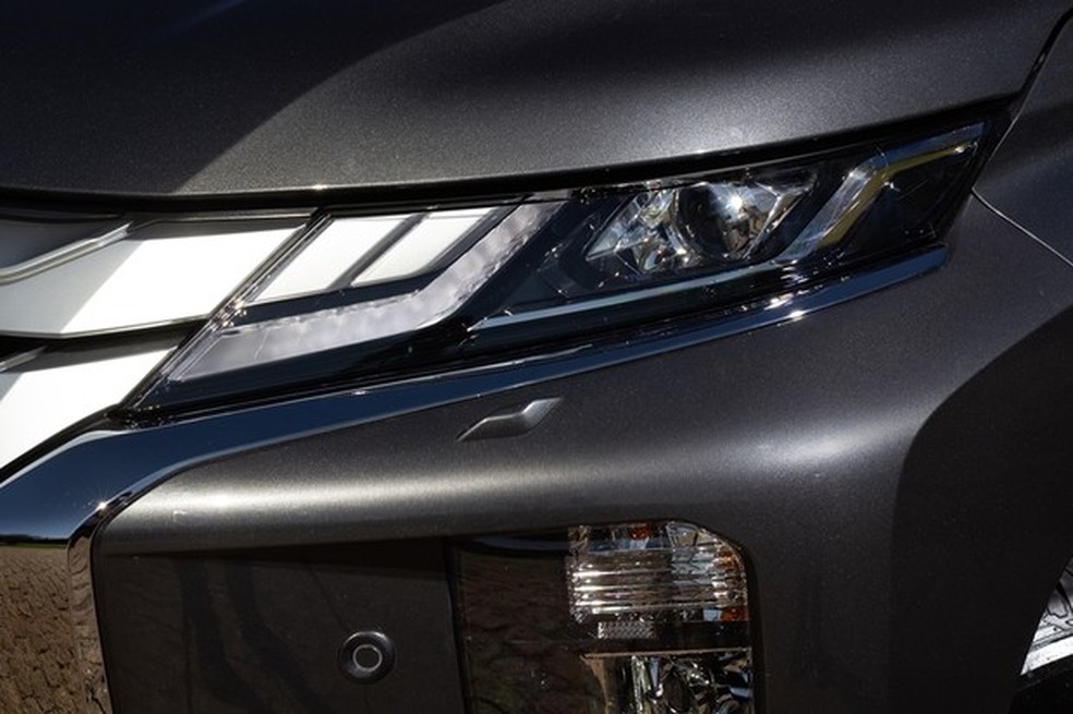O conjunto superior reúne DRL e os faróis alto e baixo. Na peça inferior fica a seta e luz de neblina (Foto: Divulgação) — Foto: Auto Esporte