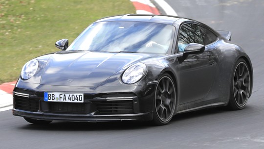 Porsche 911 terá versão com visual retrô e câmbio manual