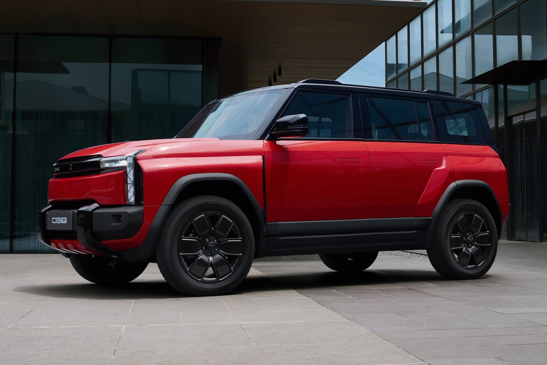 China testa sistema que ejeta bateria de carros elétricos em incêndios