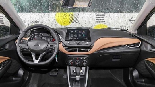 Novo Chevrolet Prisma melhorou o interior, mas não chega a ser um Cruze