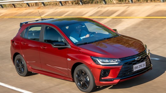 Teste: Chevrolet Onix 2026 faz 15,8 km/l e melhora muito, mas não em tudo