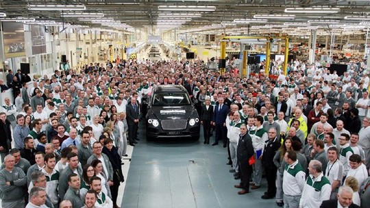 Bentley comemora primeira unidade de produção do Bentayga