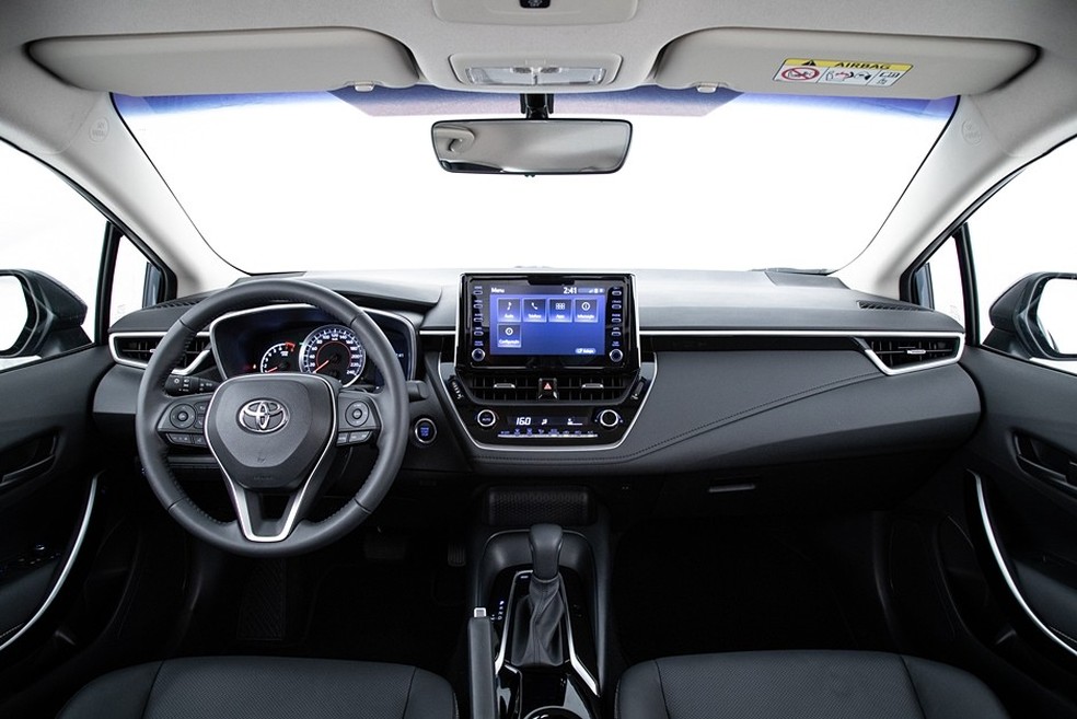 Toyota Corolla XEi 2020 traz o novo motor 2.0 flex de 177 cv e o câmbio CVT que simula dez marchas (Foto: Divulgação) — Foto: Auto Esporte