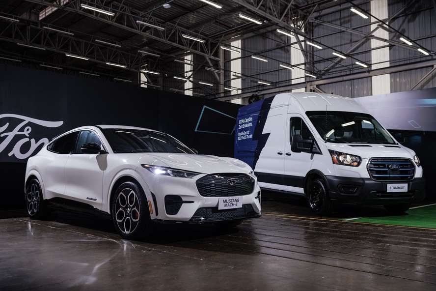 Ford Mustang Mach E e E-Transit em testes no Brasil