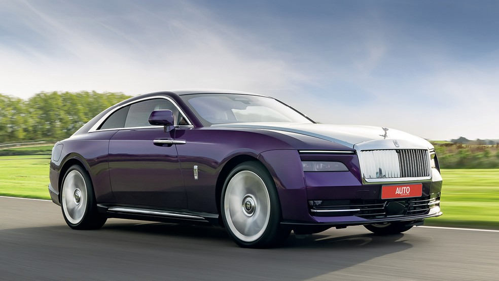 Rolls-Royce Spectre tem 5,48 metros de comprimento — Foto: Divulgação