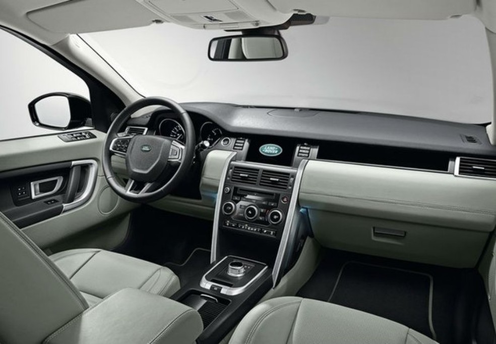Landy Rover Discovery Sport 2015 (Foto: Divulgação) — Foto: Auto Esporte