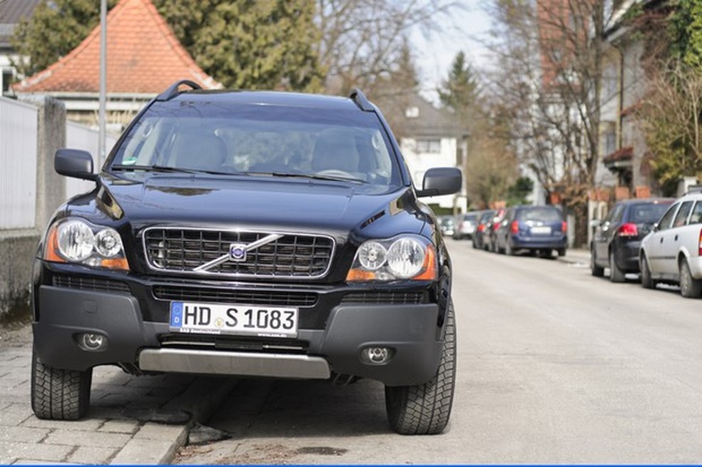 Moradores costumavam parar seus carros em ruas residenciais na Bavária (Foto: Getty Images) — Foto: Auto Esporte