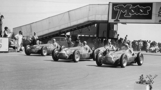 Fórmula 1 estreou em 1950 com carros velhos e um campeão quarentão