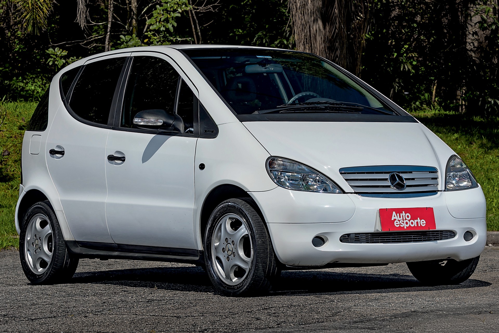 Mercedes-Benz Classe A foi o 1° carro de luxo popular e esbanjava polêmicas
