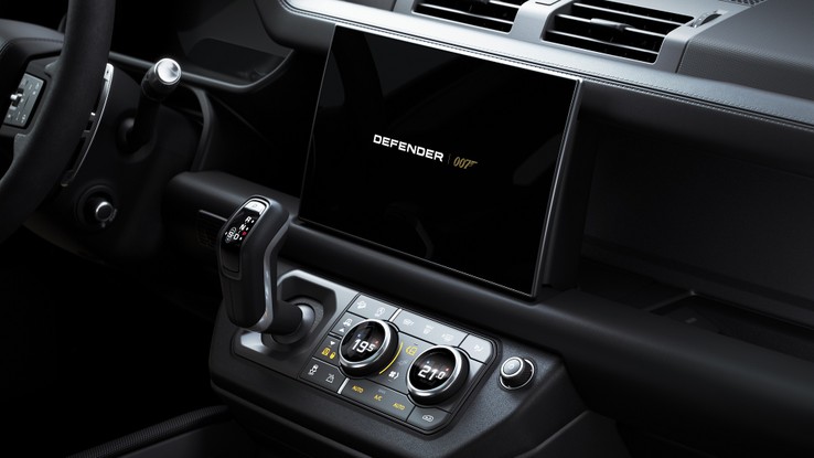 Land Rover Defender Bond Edition 007