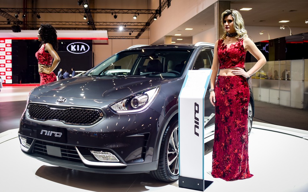 Estande da Kia exibe o Niro no Salão do Automóvel de São Paulo 2016 — Foto: Flavio Moraes/G1