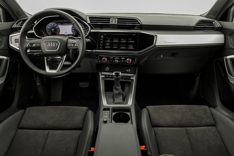 Por dentro, o novo Audi Q3 tem muito de Audi Q8 (Foto: Divulgação) — Foto: Auto Esporte