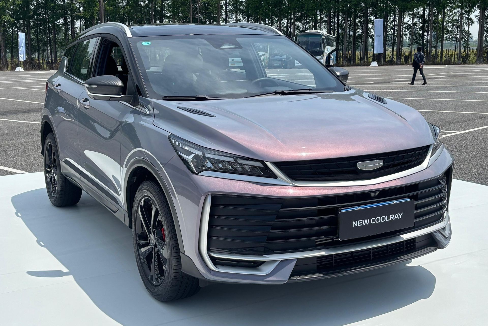Geely Coolray é SUV compacto com motor turbo que pode vir ao Brasil