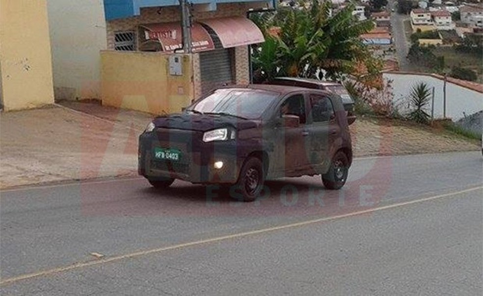 Novo Fiat Uno é flagrado em testes em Paraisópolis (MG) (Foto: Leonardo Pires/Auto News Brasil) — Foto: Auto Esporte