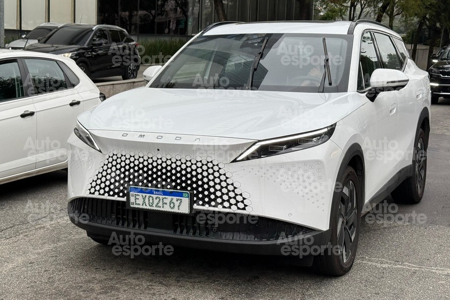 Omoda 7 PHEV é testado em São Paulo (SP)